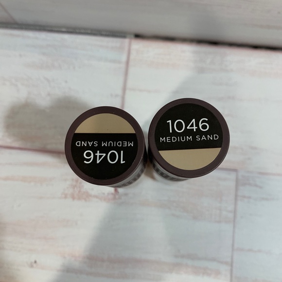 Burt’s Bees Goodness Glows Liquid Makeup, Medium Sand - 1.0 Ounce 2 PACK - Picture 2 of 2